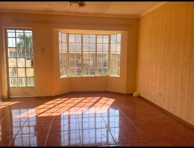 2 BEDROOM TOWNHOUSE FOR SALE IN NORKEM PARK